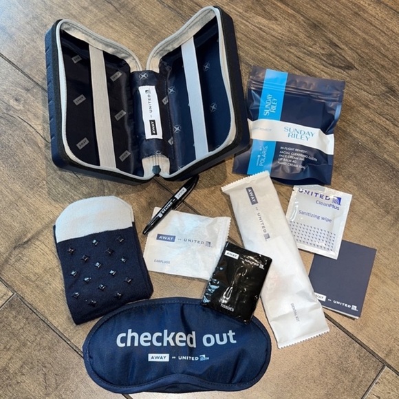 Away Bags Away Mini Hard Case Luggage Amenity Kit X United Airlines